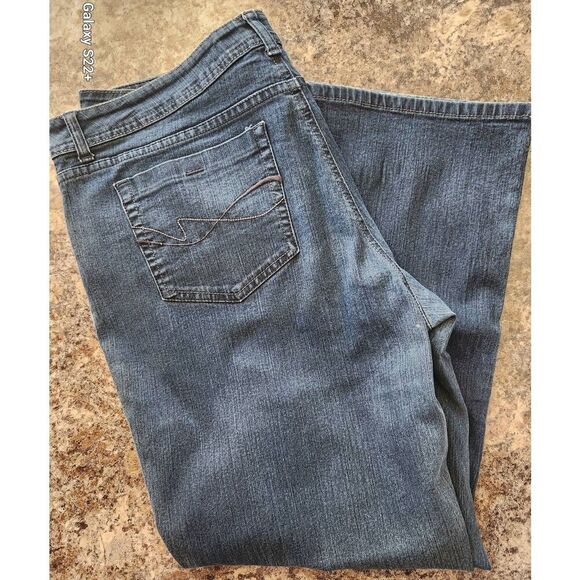 15  Faded Glory Stretch Eased Bootcut jeans, petite - Picture 1 of 7